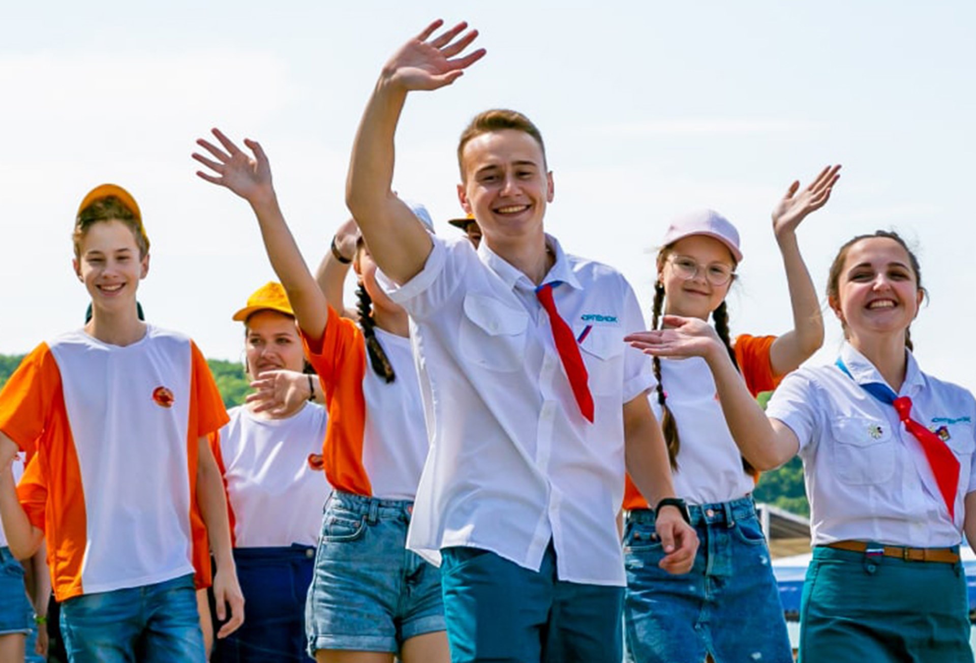 Вожатый в лагере. ВДЦ Орленок вожатые. Лагерь Орленок вожатые. Вожатый в лагере Орленок. Глеб Голенко вожатый Орленка.